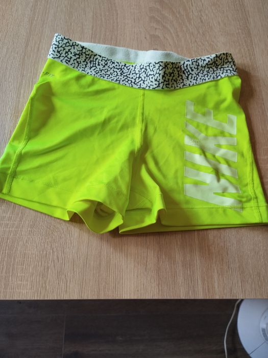 Spodenki sportowe Nike W kolorze żółtym  Brak metki