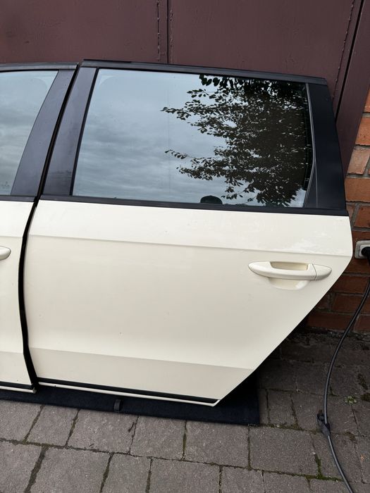 Дверь передняя пасат б7 Дверка  Passat B7 дверь пассат б7