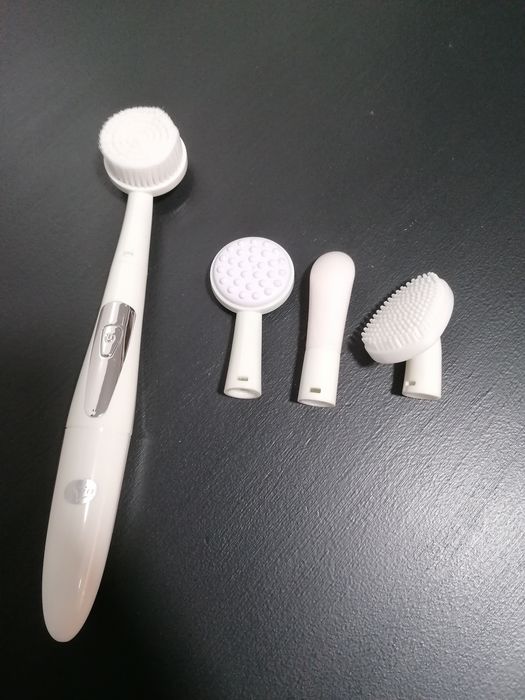 Escova facial 4 em 1