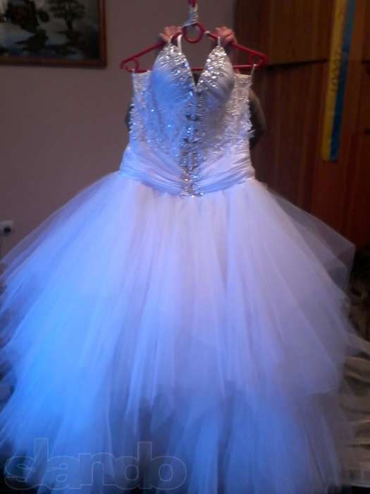 Весiльна сукня