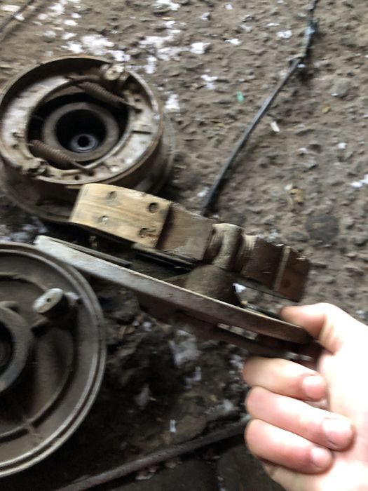 Передні тормозні барабани Иж Планета Юпитер