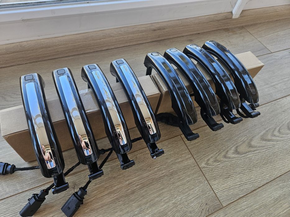 Дверные ручки Audi Q7 keyless, внешние 4L0837205A
4L0837205B 
4L083720