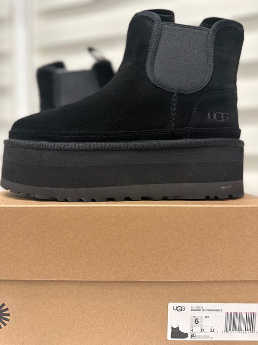 Взуття жіноче Уггі