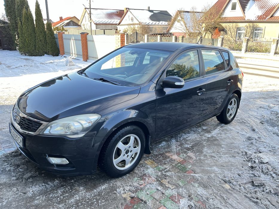 Продаю авто KIA CEED 2010 року