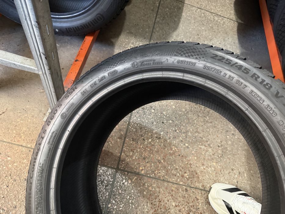 225/45 r18 Continental run flat 2шт.