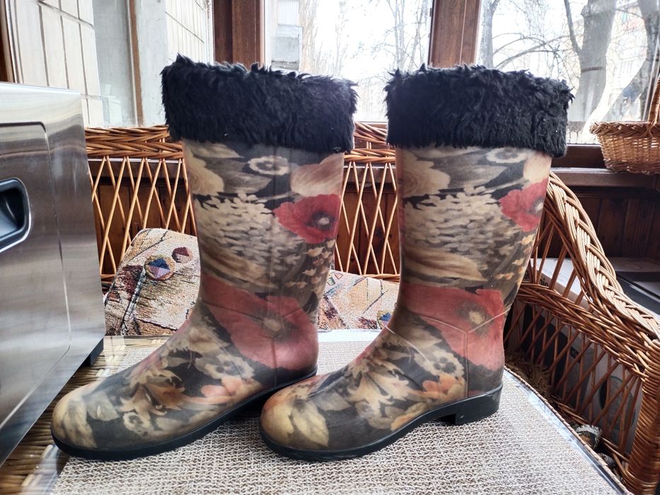 Сапоги резинові жіночі, теплі.