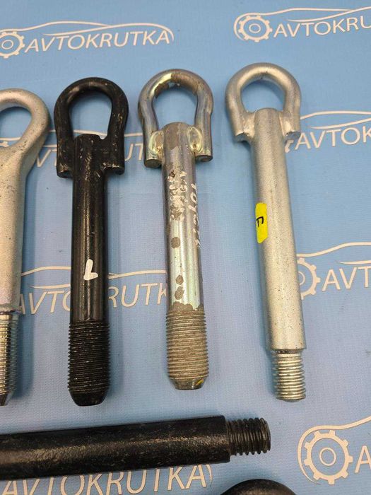 Крюк Гак Буксирувальний Toyota Camry Avensis Rav4 Prius Corolla Yaris