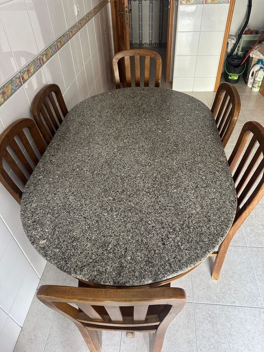 Mesa de Jantar em granito