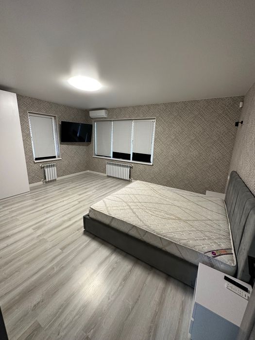 Оренда будинку Гатне