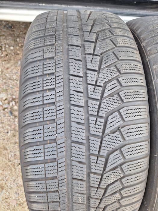 Opony zimowe Hankook Winter icept evo2 235 50 r19 103H