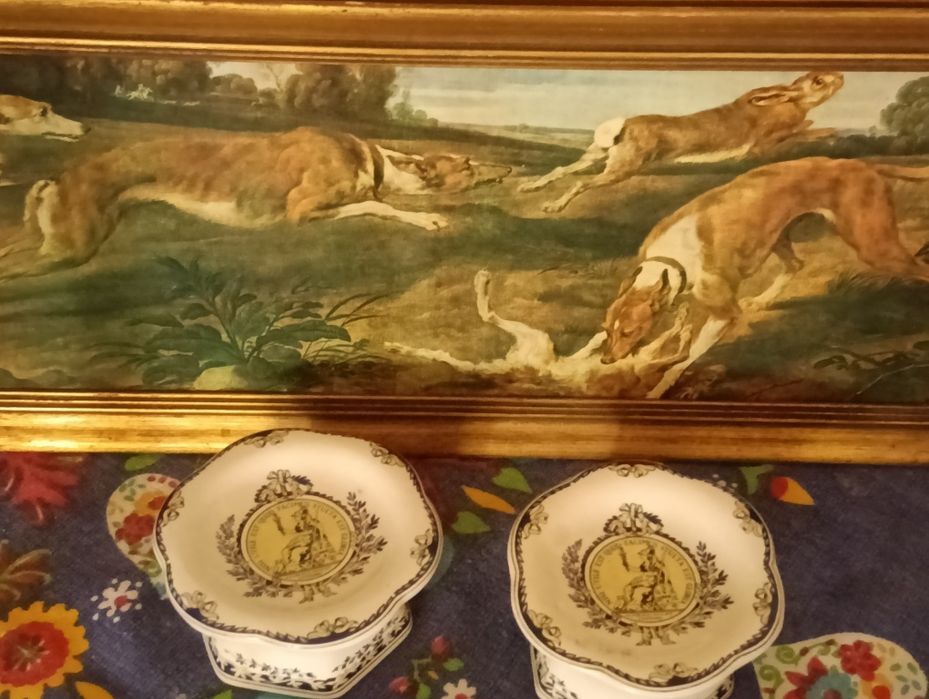 Dois belos saleiros de porcelana