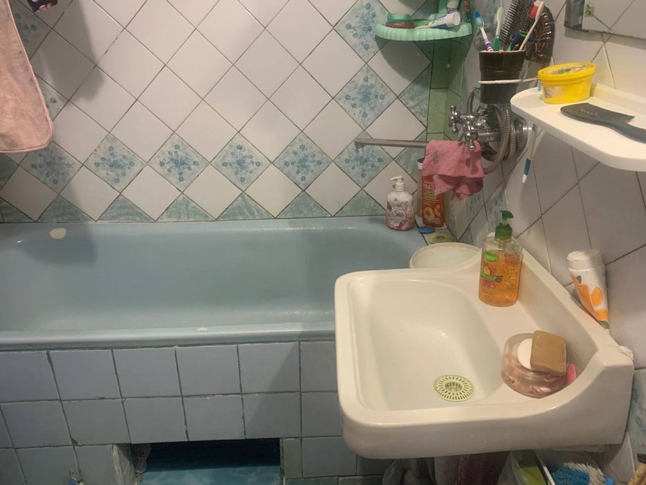 Оренда кімнати для дівчини, район Виставка (СВ)