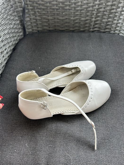 Neli blue białe buciki roz.36