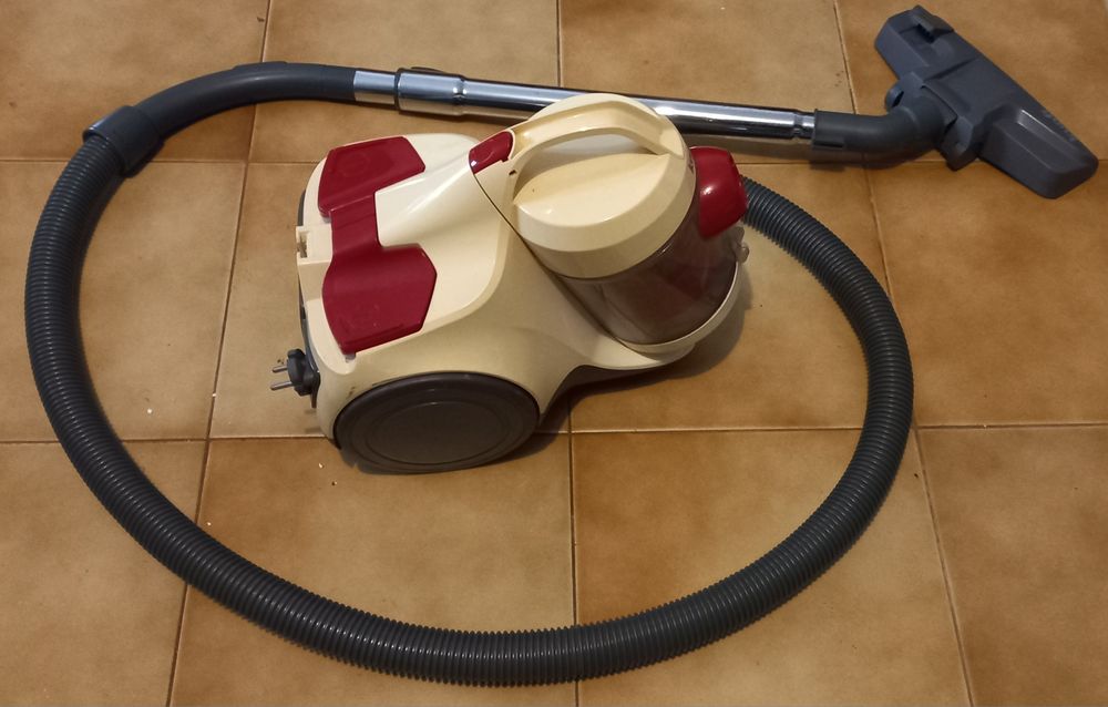 Aspirador Kunft com boa aspiração