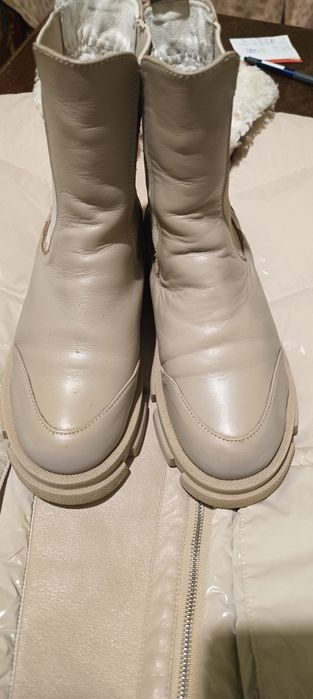 Шкіряні жіночі ботинки