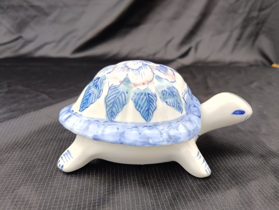 Ceramiczna szkatułka w kształcie żółwia