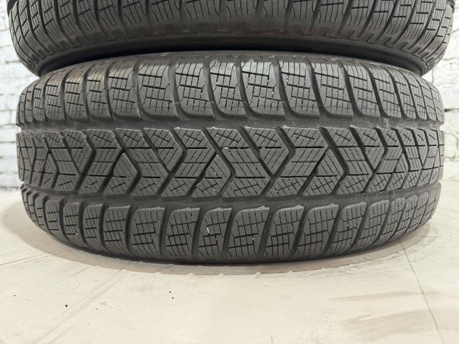 Зимові шини Pirelli 215/65 R17