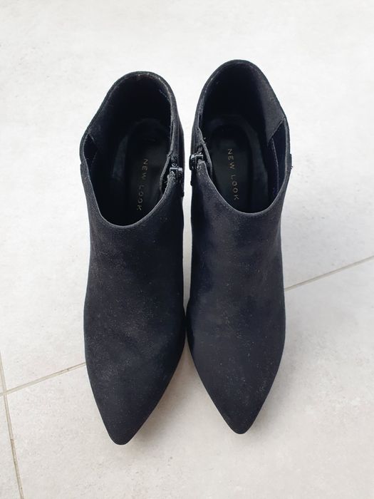 Czarne botki na szpilce 8 cm New Look 38 zamszowe w szpic eleganckie