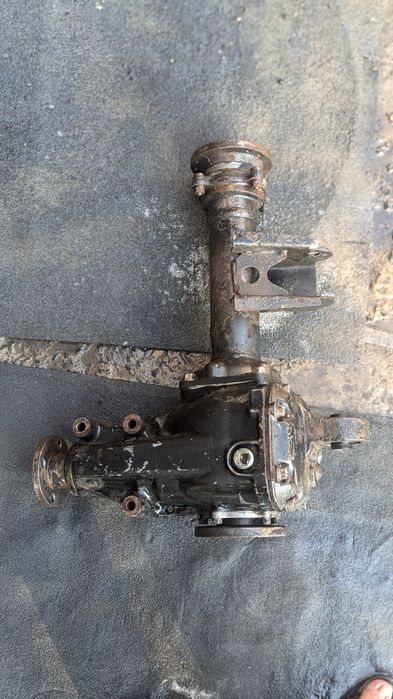 Передній міст редуктор диференціал Nissan Terrano 2.7 3.0  38511g2300