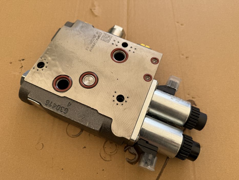 Sekcja rozdzielacza New Holland T5 T6 T7 nowa oryginał