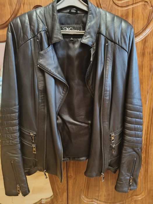 Куртка чорна шкіряна