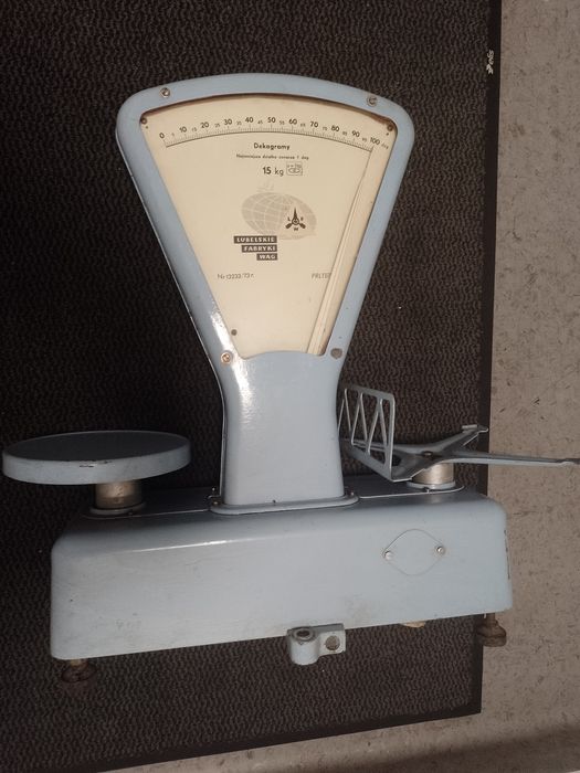 Sprzedam dużą wagę  uchylną do 15 Kg.