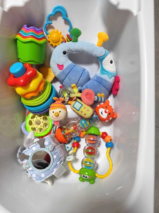 Conjunto de 8 Brinquedos para Bebé (0-12 meses) - 20€