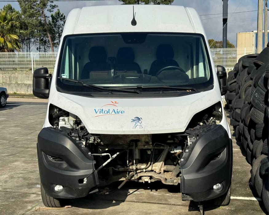 Peugeot Boxer 2.2 BlueHDi L2h2 Premium- Avariada- IVA dedutível