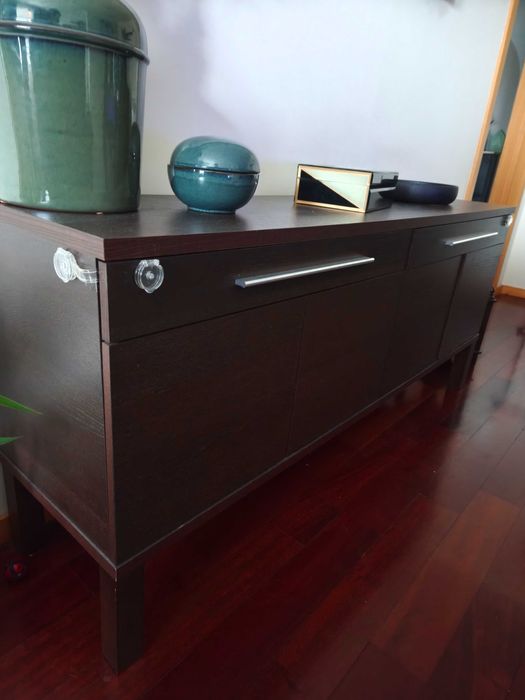 Aparador IKEA castanho escuro
