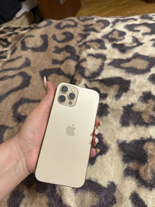 Продам IPhone 12 pro max