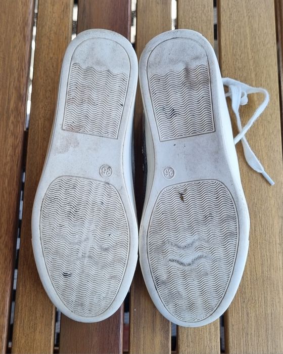 Sinsay - ładne buty damskie sneakersy srebrne rozm.36