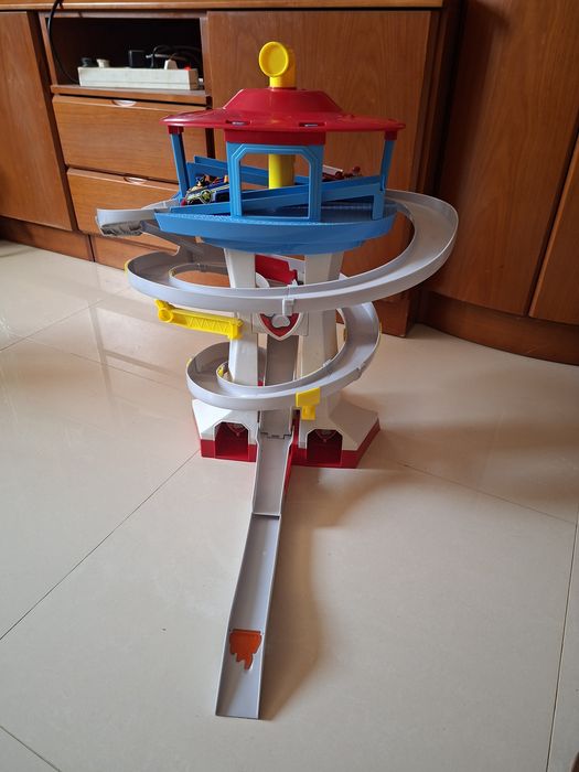 Torre de controlo Patrulha Pata + 2 carrinhos