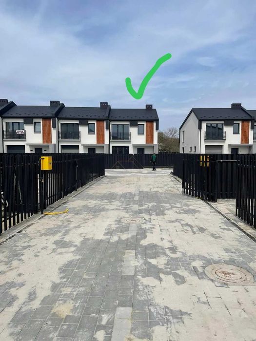 Продаж ЗДАНОГО та готового до ремонту БОКОВОГО таунхауса 136м2