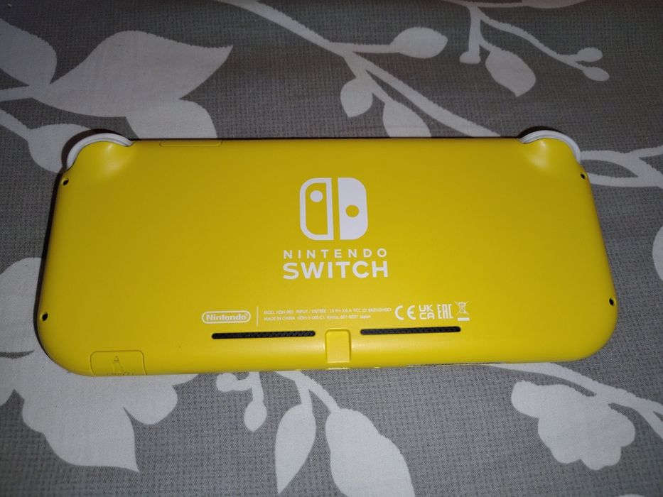 Nintendo Switch Lite з іграми