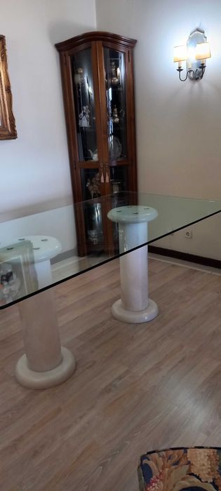 Mesa de Sala com base em mármore