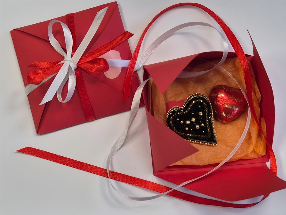 Прикраса, найкращий подарунок дружині , дівчині, колезі, матусі.