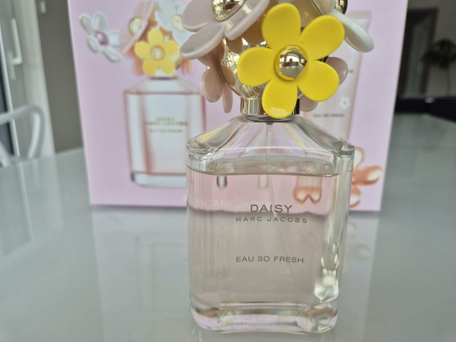 Daisy Marc Jacobs z ubytkiem