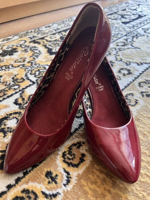 Czerwone szpilki Leilida
