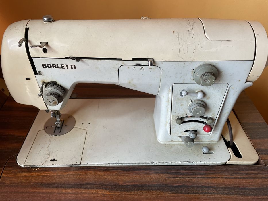 Maquina custura Borletti