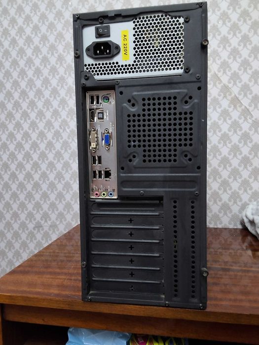 Компьютер с монитором