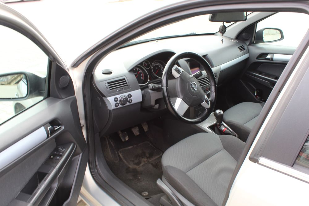 Opel Astra H 1.8 SPORT