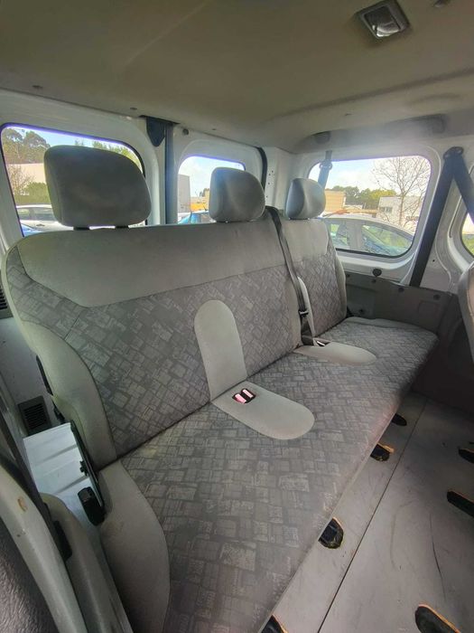 Opel Vivaro 9 lugares