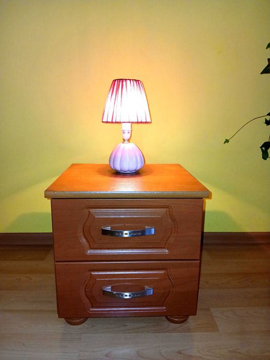 Zestaw mebli do sypialni: Łóżko + Komoda + 2 Szafki nocne | Lampki + Narzuta GRATIS!