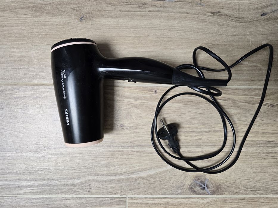 Suszarka do włosów Philips sprawna 18000 W
Kompaktowa suszarka do wlos