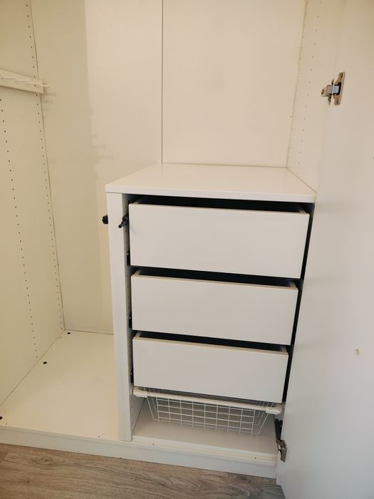 Roupeiros IKEA brancos