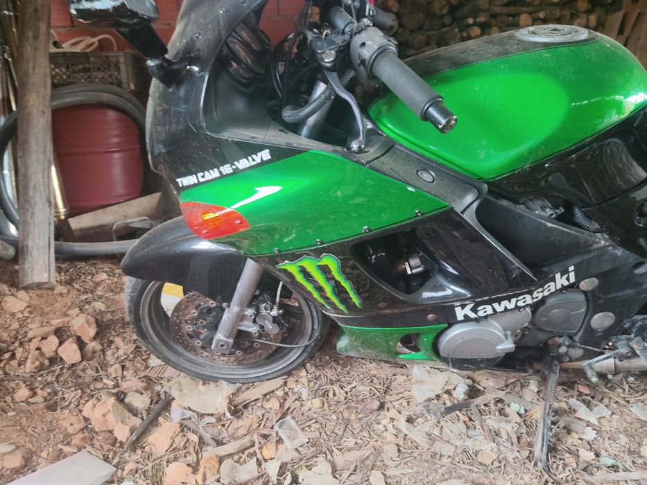 Mota Kawasaki ZZ R 600