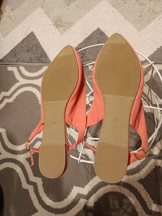 Buty w rozmiarze 40