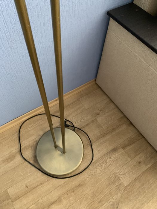 Оригинальный, стильный торшер Massive