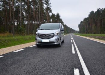 Wynajmę busa 9 osobowy Opel Vivaro Long