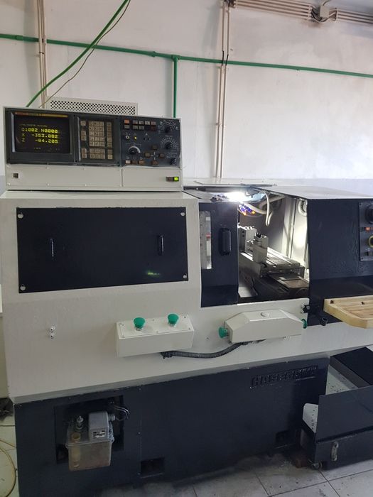Torno CNC FANUC em bom estado